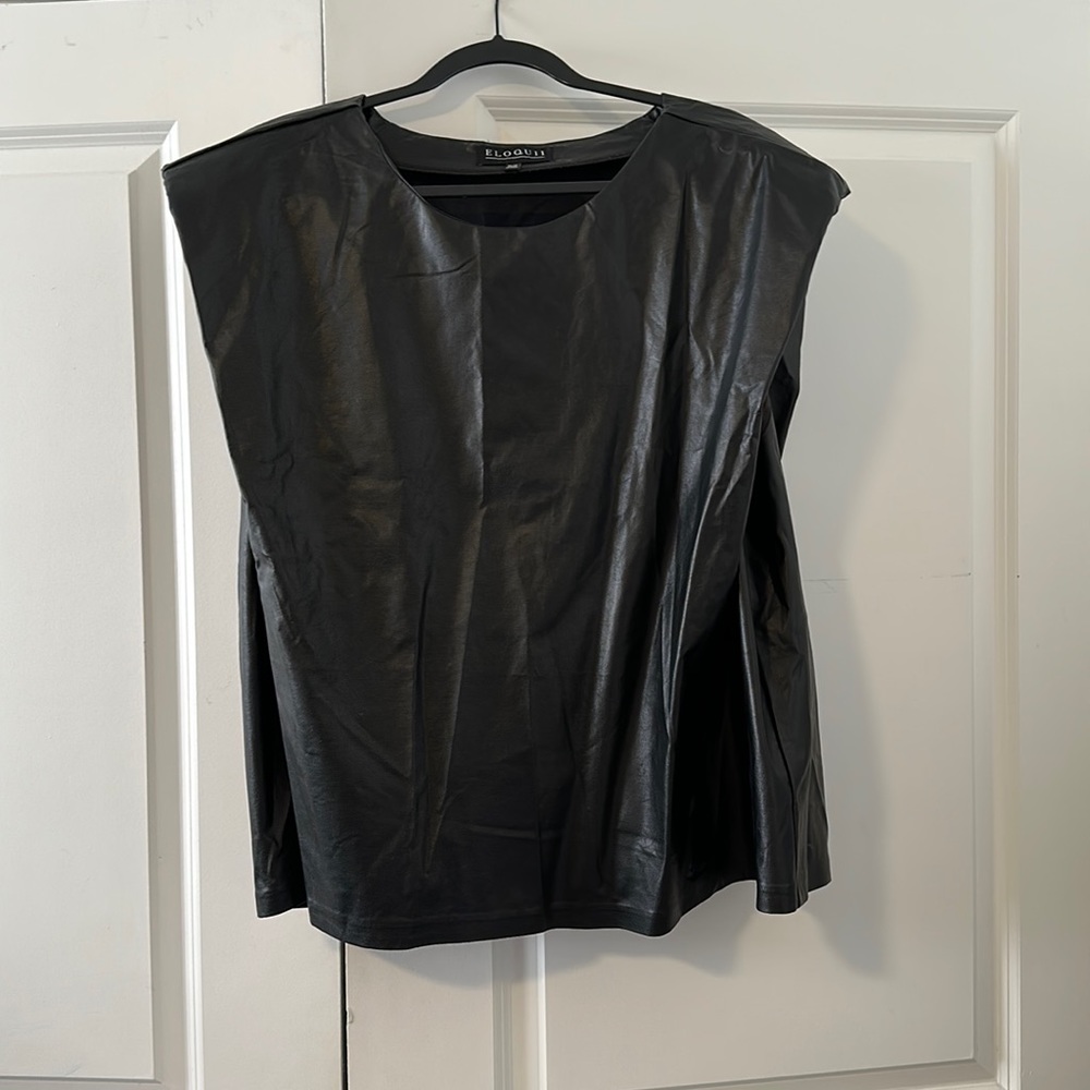 ELOQUII FAIX LEATHER MUSCLE TEE PADDED SHOULDER TOP SIZE 26/28